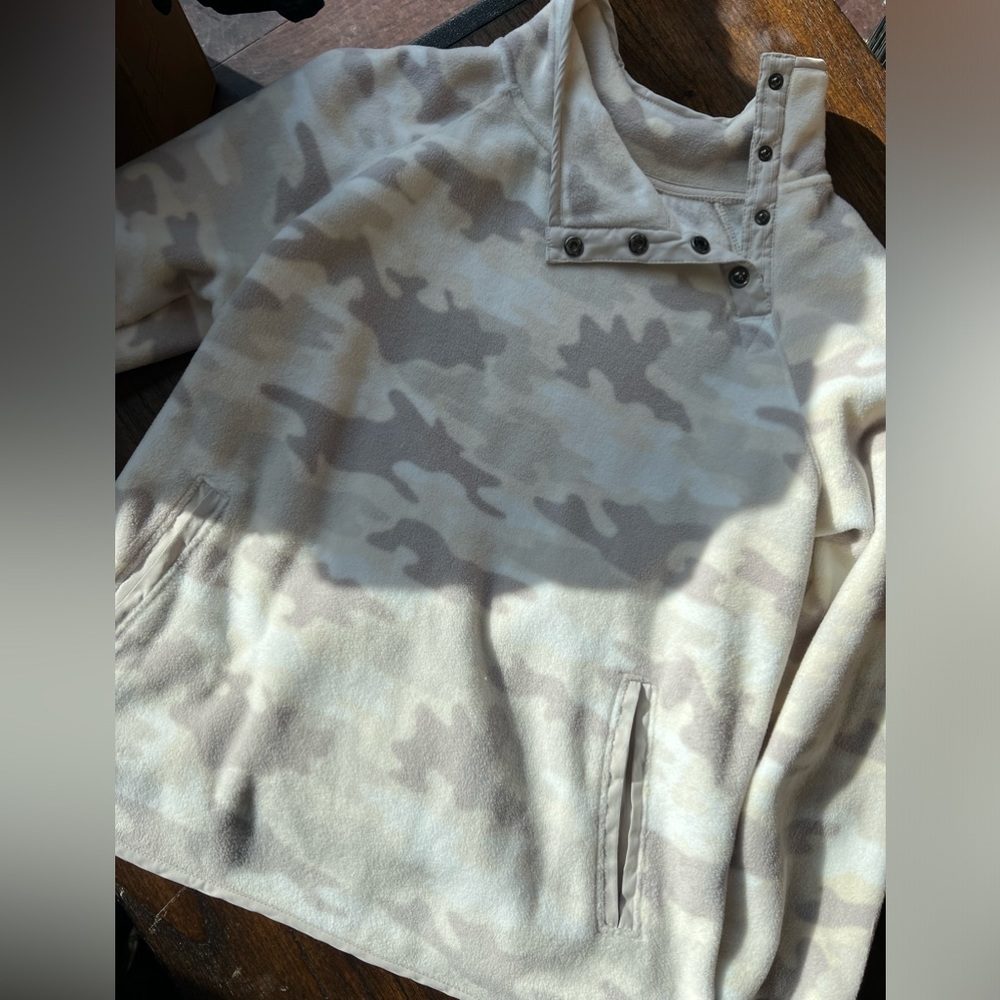 Greentea pullover fleece